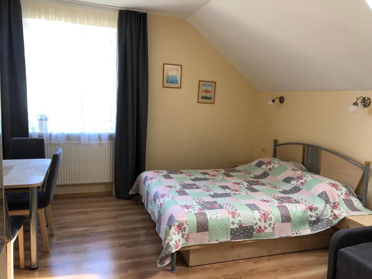 Viktoras Apartments 帕兰加 外观 照片